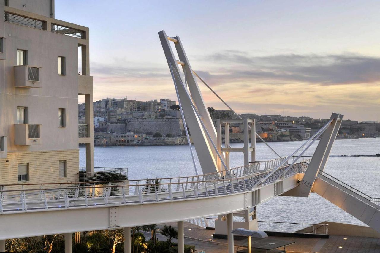Superlative Penthouse With Valletta And Harbour Views * Sliema
